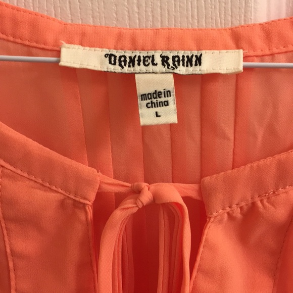 EUC Sleeveless sheer Blouse / Loose fit - Picture 5 of 14